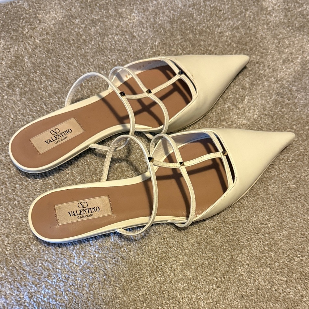 Valentino Garavani Cream Pointed Flats